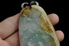翡翠山水牌，大美方寸間！